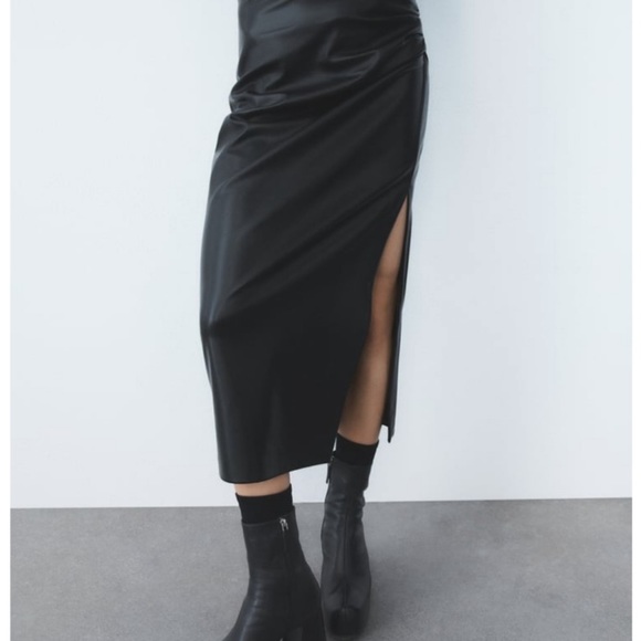 Zara Faux Leather Skirt - Picture 15 of 16